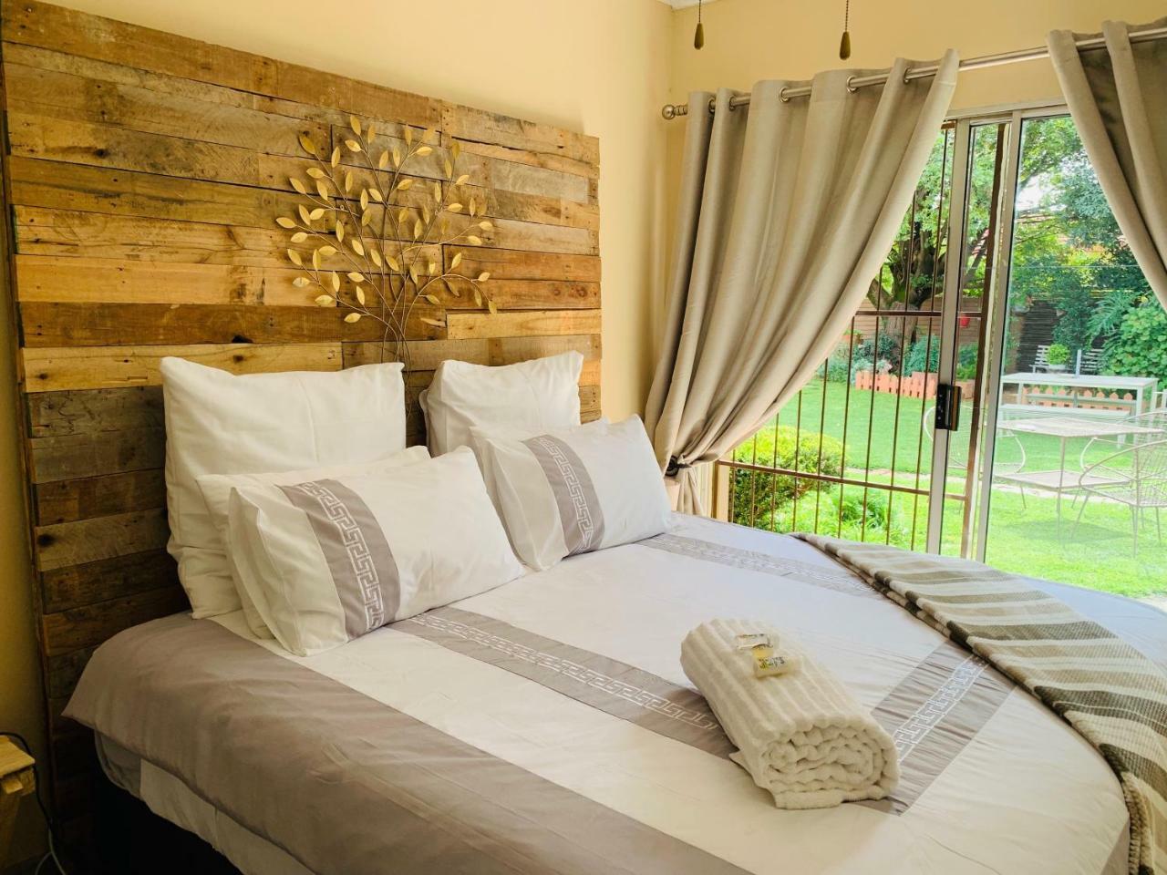 Country Route Hotel Lichtenburg Екстериор снимка