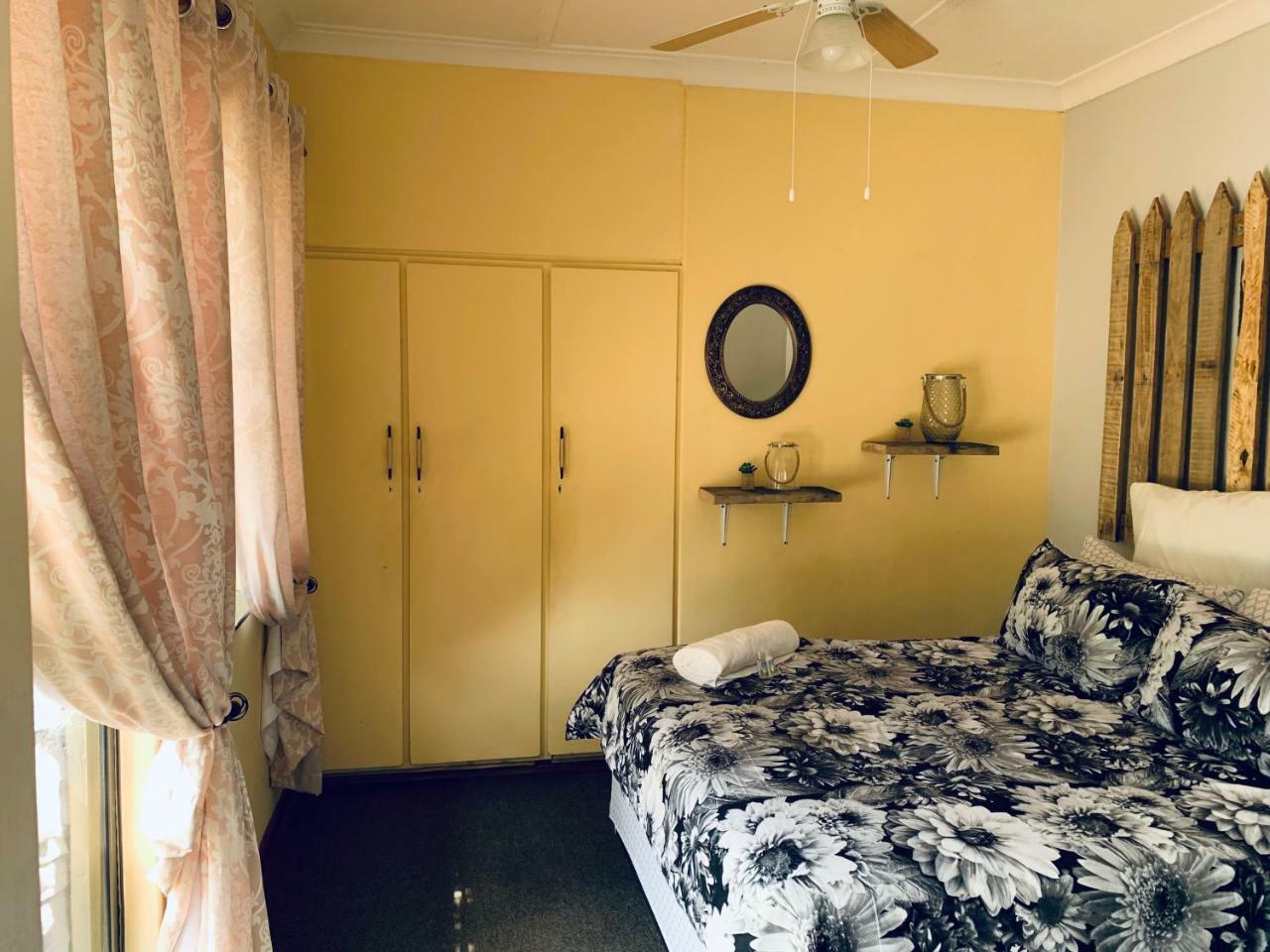 Country Route Hotel Lichtenburg Екстериор снимка
